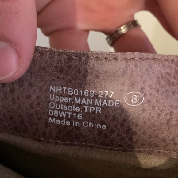 Knee high size 8 heeled boots 👢 - Picture 4 of 6